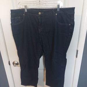 Dark stretch denim capri